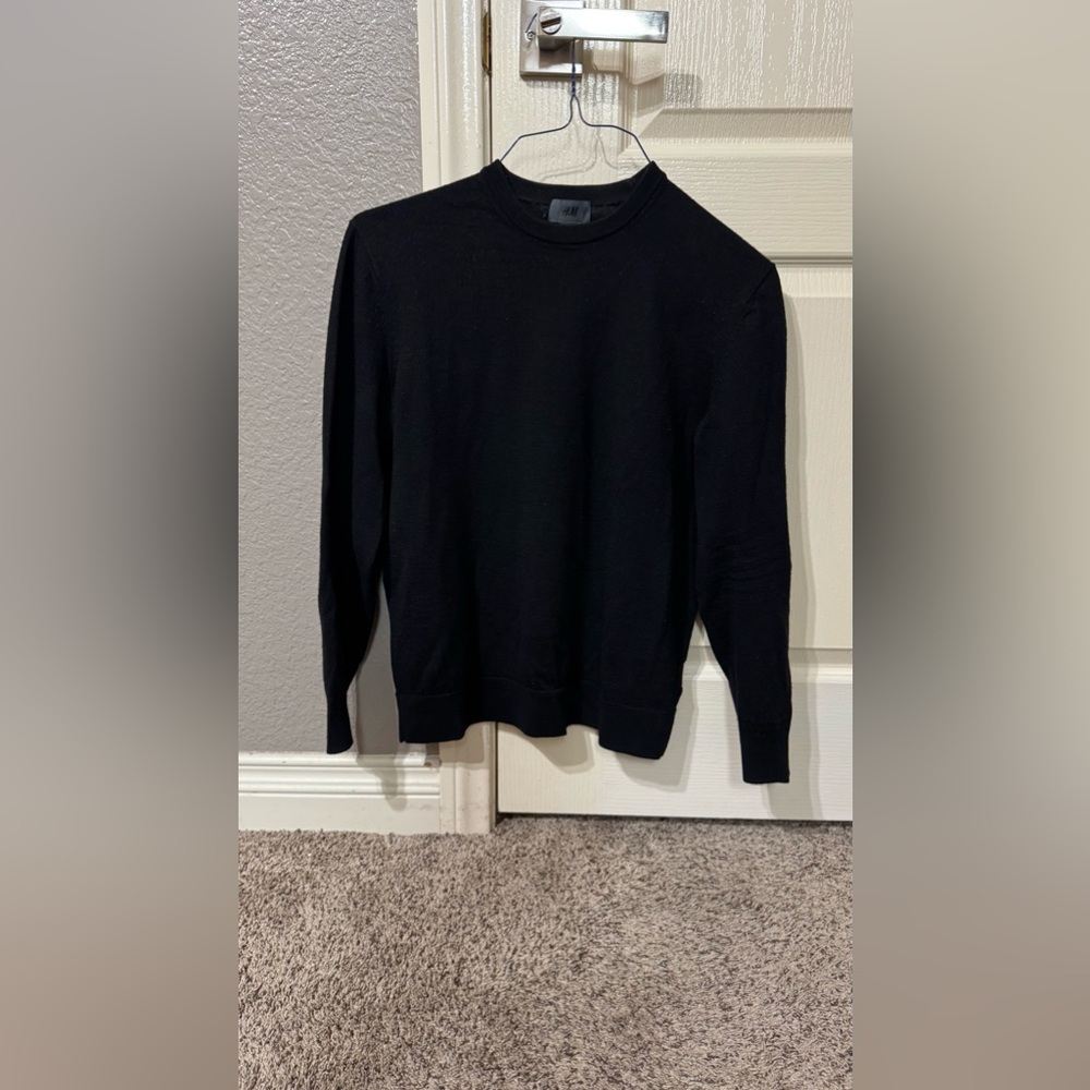 H&M Crew Neck Sweater Size M